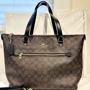 Coach F79609 Gallery Tote Shoulder Bag